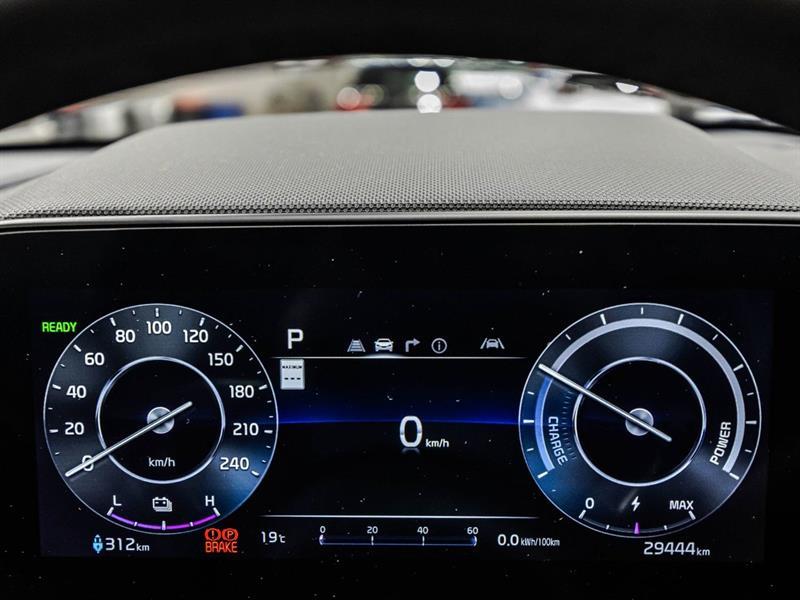 2023 Kia Niro - Image 24