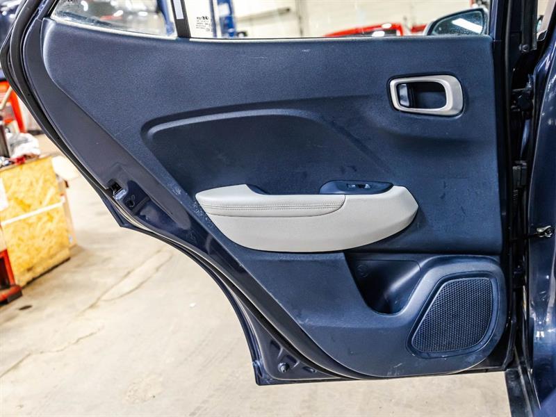 2021 Hyundai Venue - Image 13