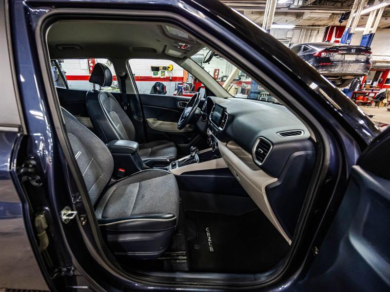 2021 Hyundai Venue - Image 18