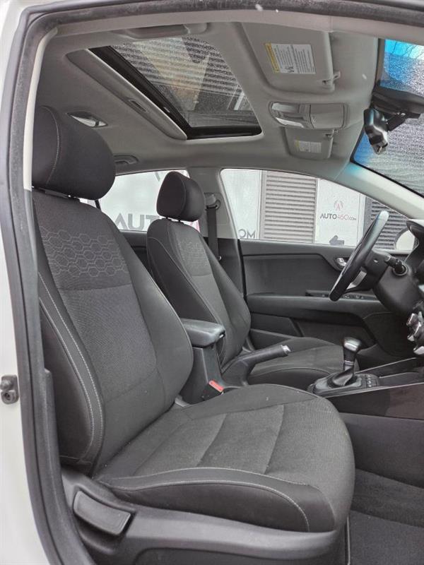 2018 Kia Rio - Image 11