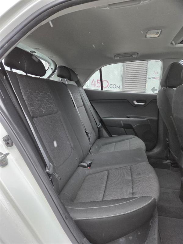2018 Kia Rio - Image 12
