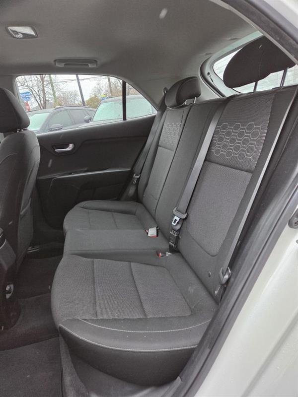 2018 Kia Rio - Image 13