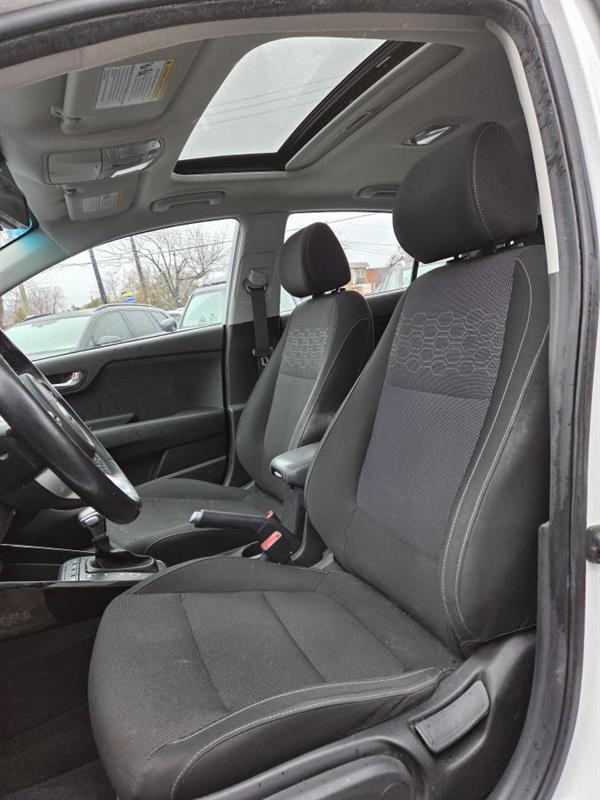 2018 Kia Rio - Image 16