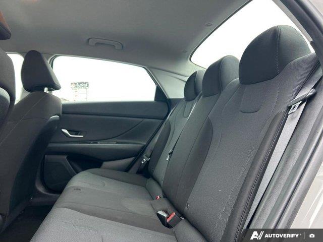 hyundai Elantra 2022 - 26