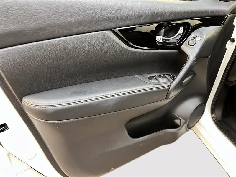 nissan Qashqai 2021 - 24