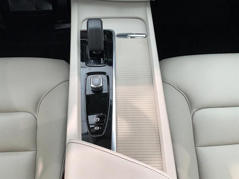 volvo XC60 2023 - 13