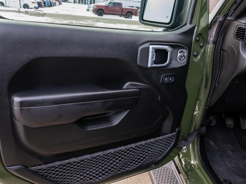 jeep Wrangler 2021 - 13