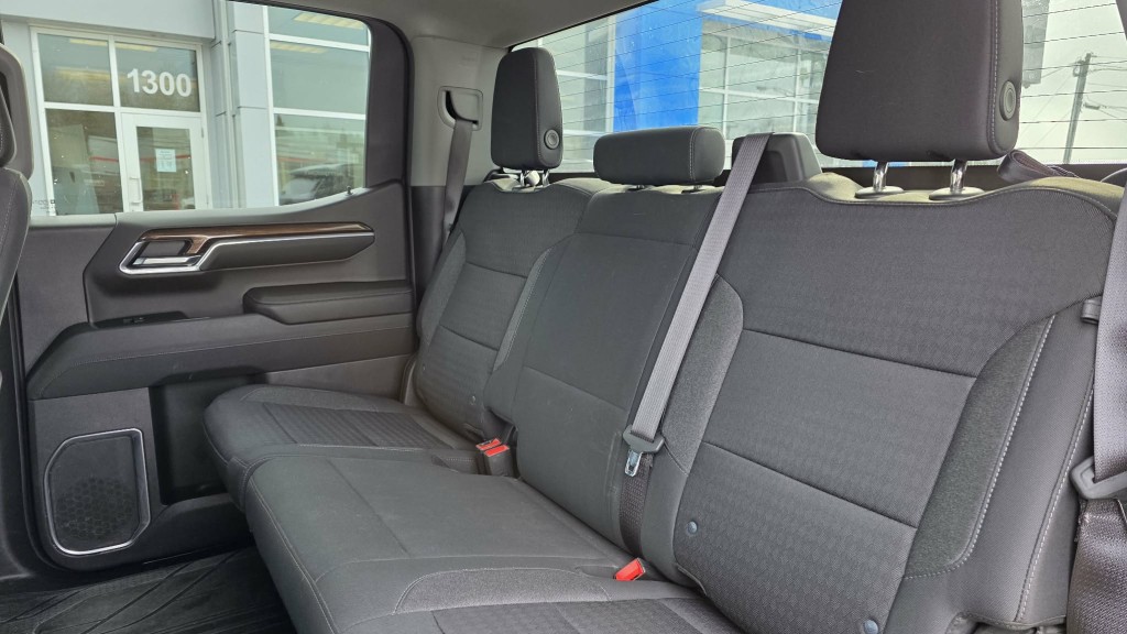chevrolet Silverado 1500 2023 - 19