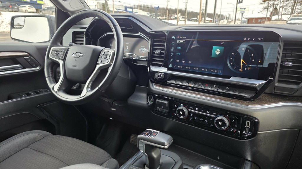 chevrolet Silverado 1500 2023 - 22
