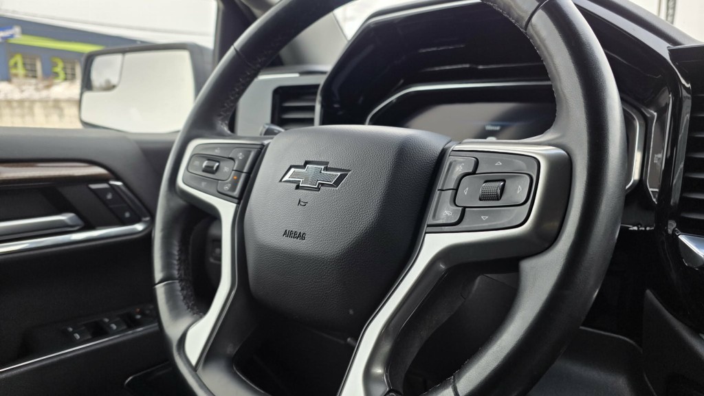 chevrolet Silverado 1500 2023 - 23