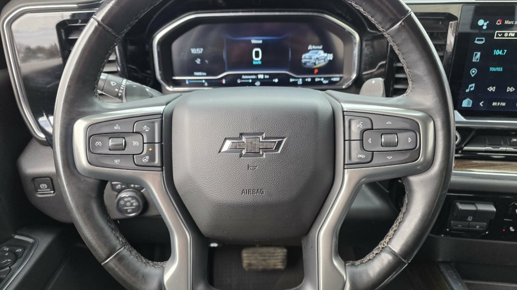 chevrolet Silverado 1500 2023 - 25