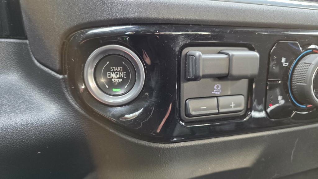 chevrolet Silverado 1500 2023 - 32