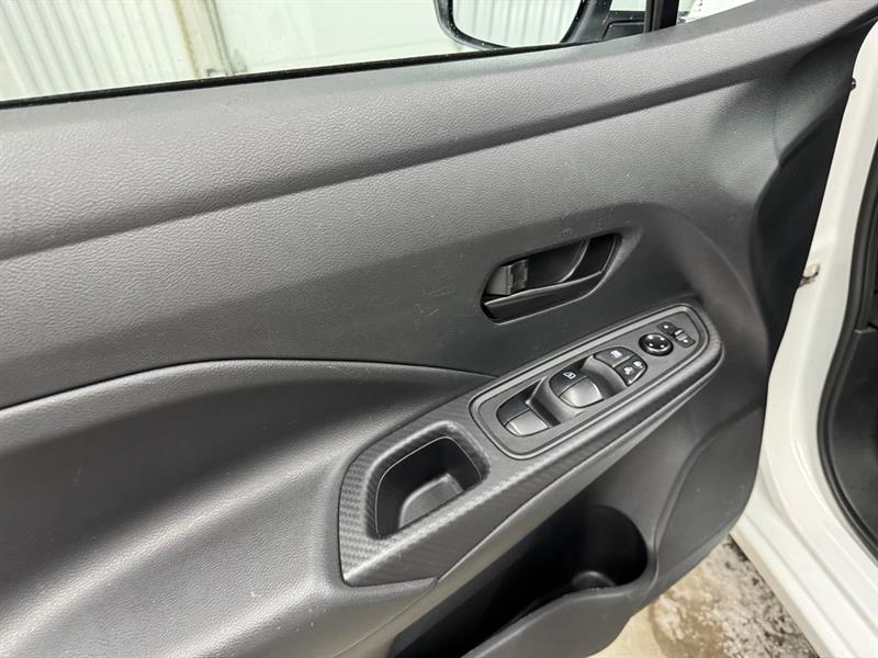 nissan Versa 2024 - 13
