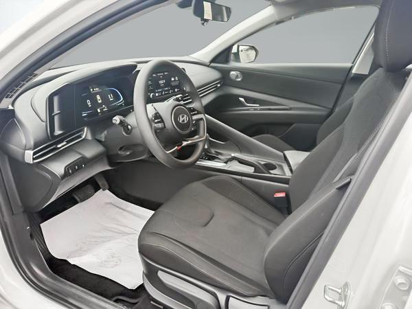hyundai Elantra 2024 - 12