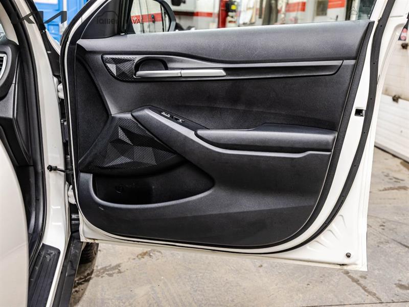 2024 Kia Seltos - Image 15