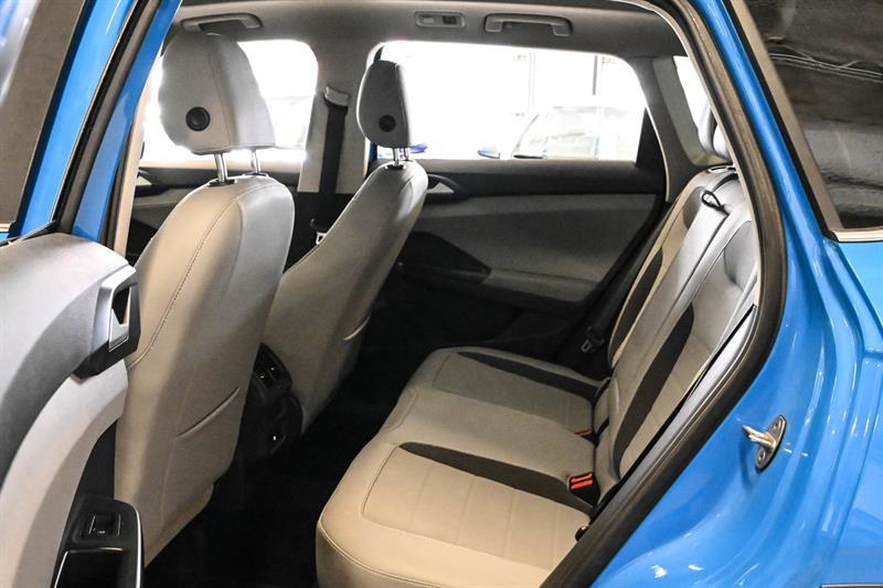 2024 Volkswagen Taos - Image 23