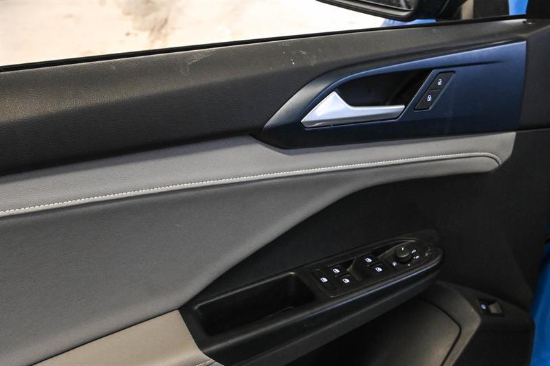 2024 Volkswagen Taos - Image 24