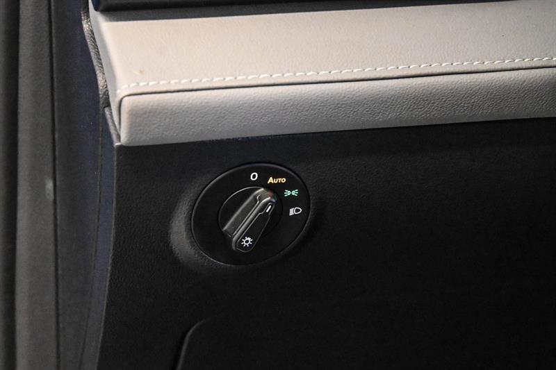 2024 Volkswagen Taos - Image 25