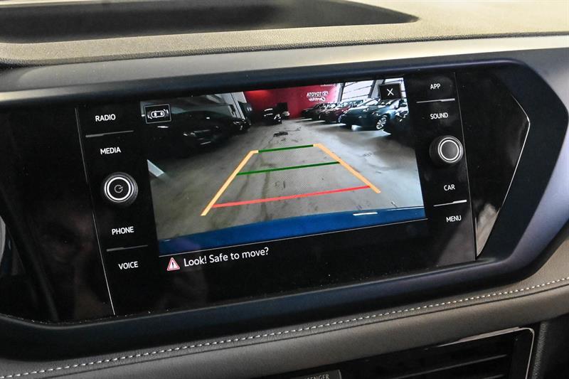 2024 Volkswagen Taos - Image 32