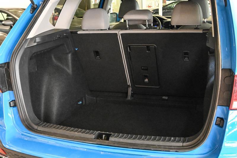 2024 Volkswagen Taos - Image 37