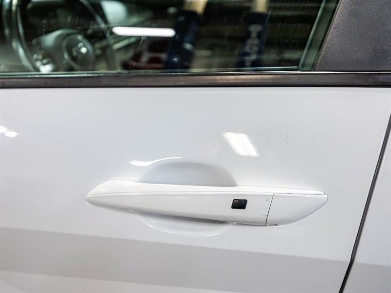 2021 Hyundai Elantra - Image 11