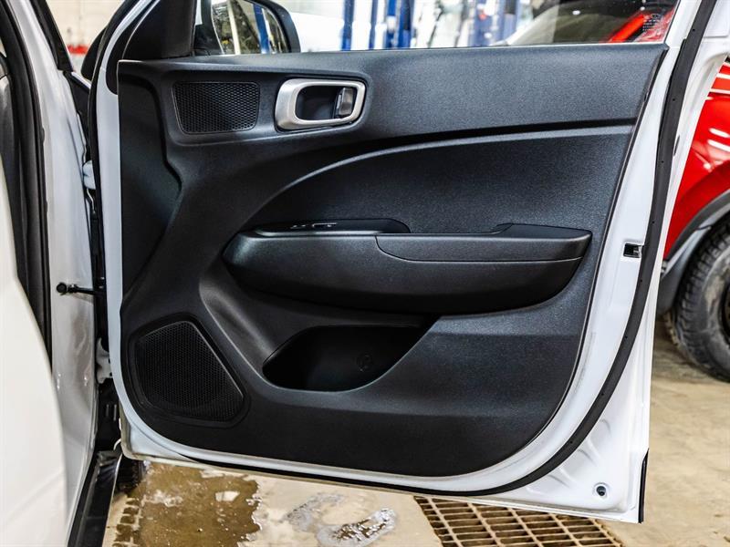 2024 Hyundai Venue - Image 17