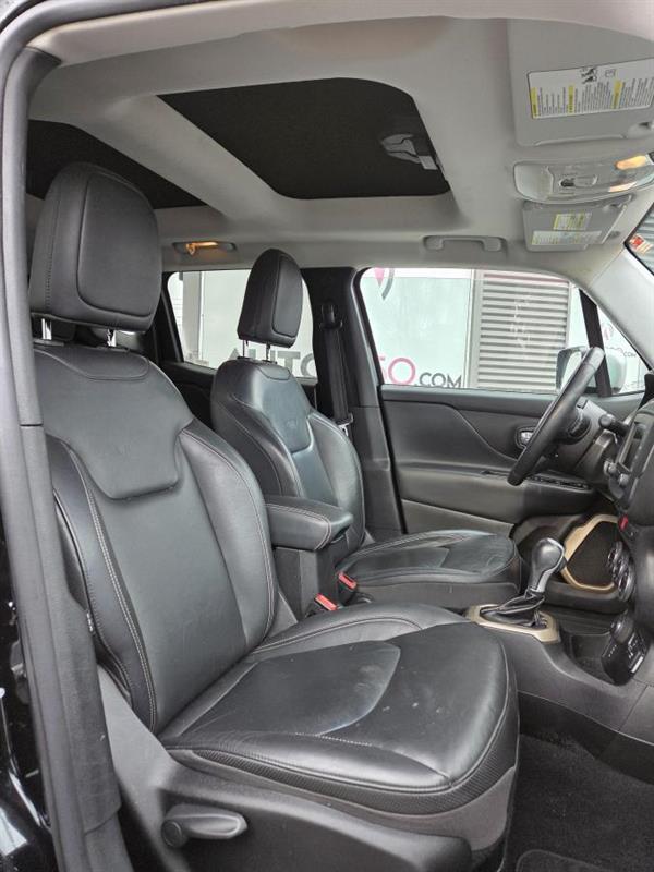 2017 Jeep Renegade - Image 11