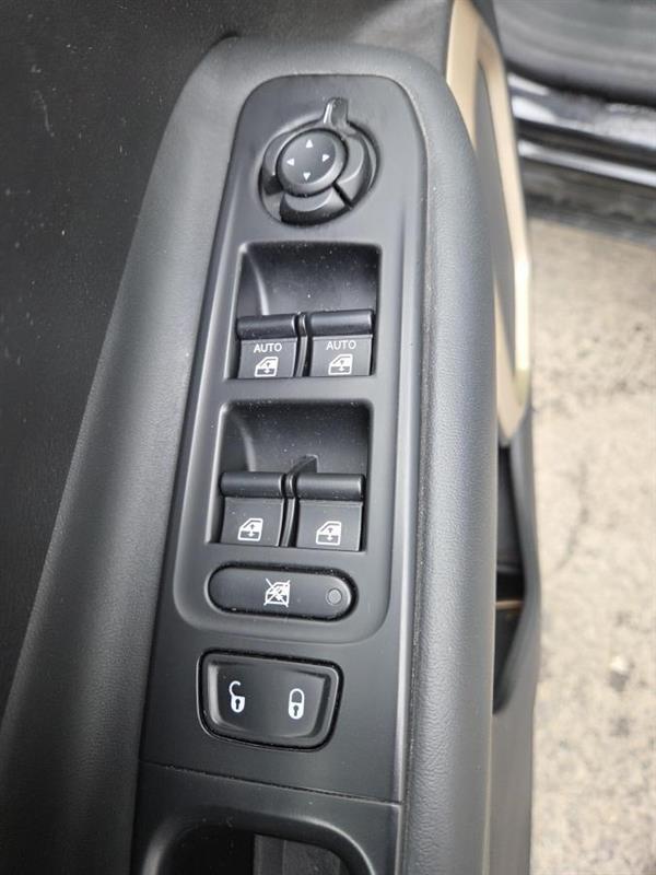 2017 Jeep Renegade - Image 17