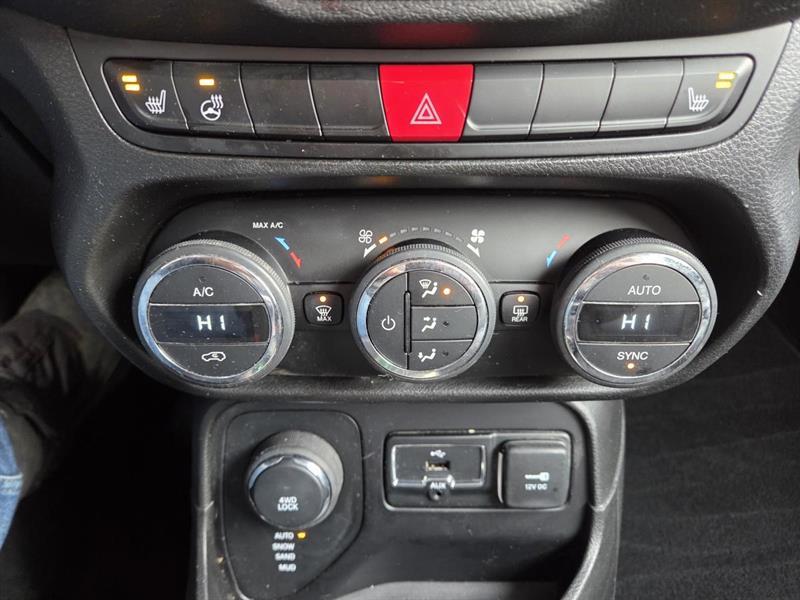 2017 Jeep Renegade - Image 21