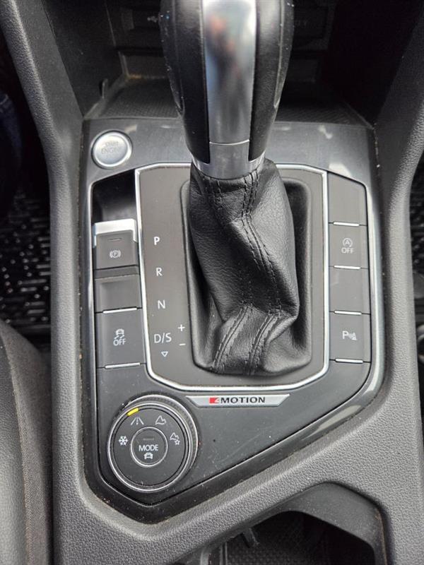 2018 Volkswagen Tiguan - Image 19