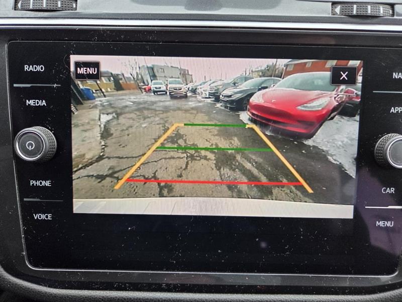 2018 Volkswagen Tiguan - Image 23