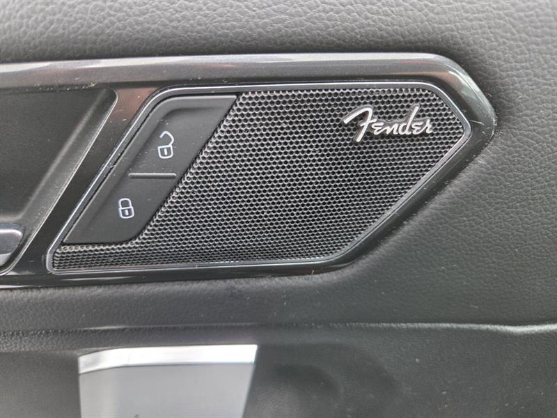 2018 Volkswagen Tiguan - Image 24