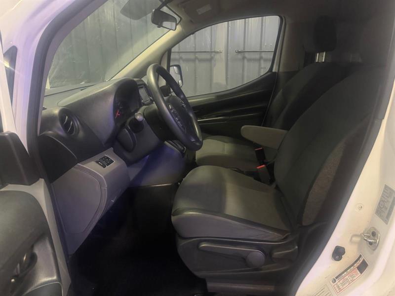 nissan NV 2019 - 10