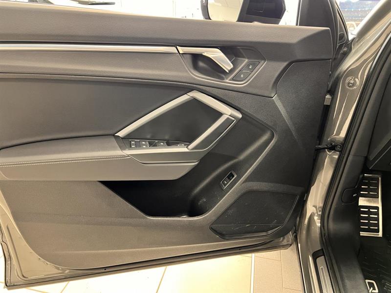 audi Q3 2023 - 16