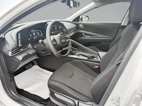 hyundai Elantra 2024 - 12