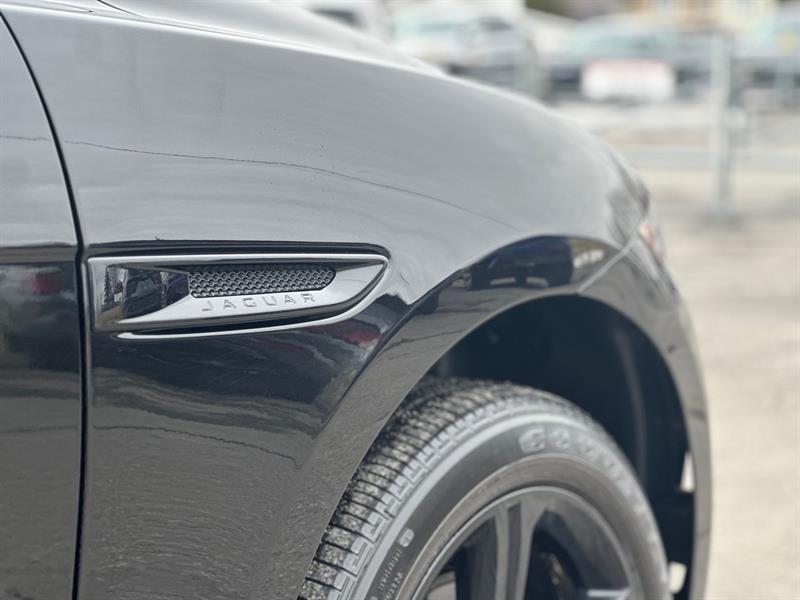 jaguar F-PACE 2017 - 11