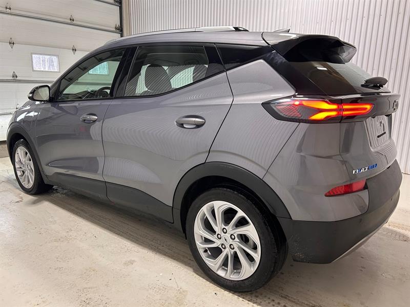 2022 Chevrolet Bolt - Image 11