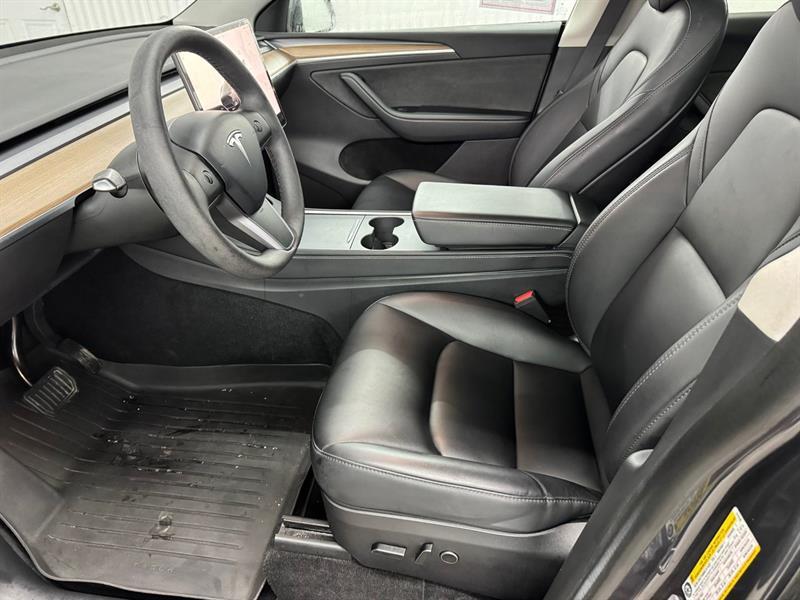 2023 Tesla Model Y - Image 10
