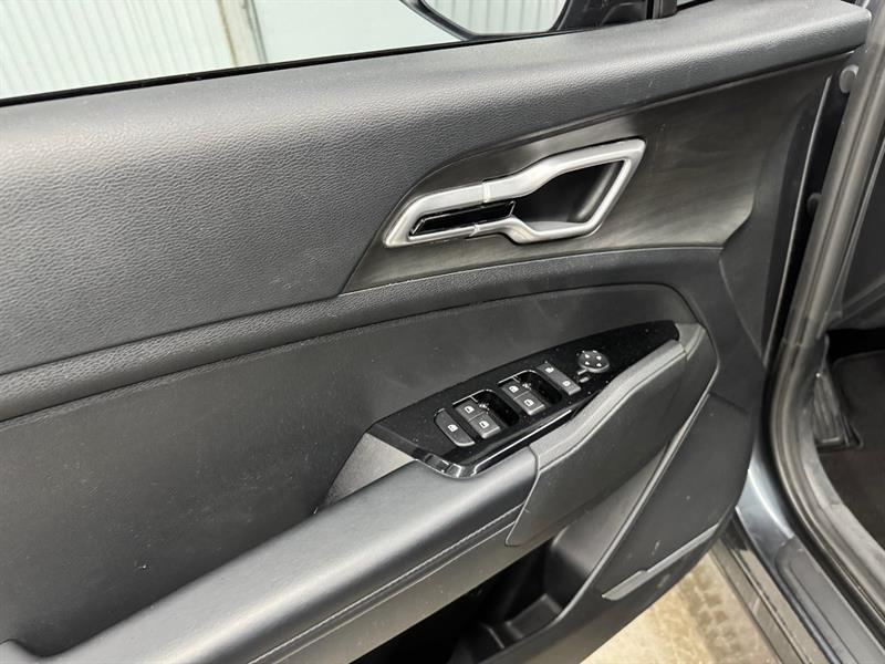 2023 Kia Sportage - Image 5