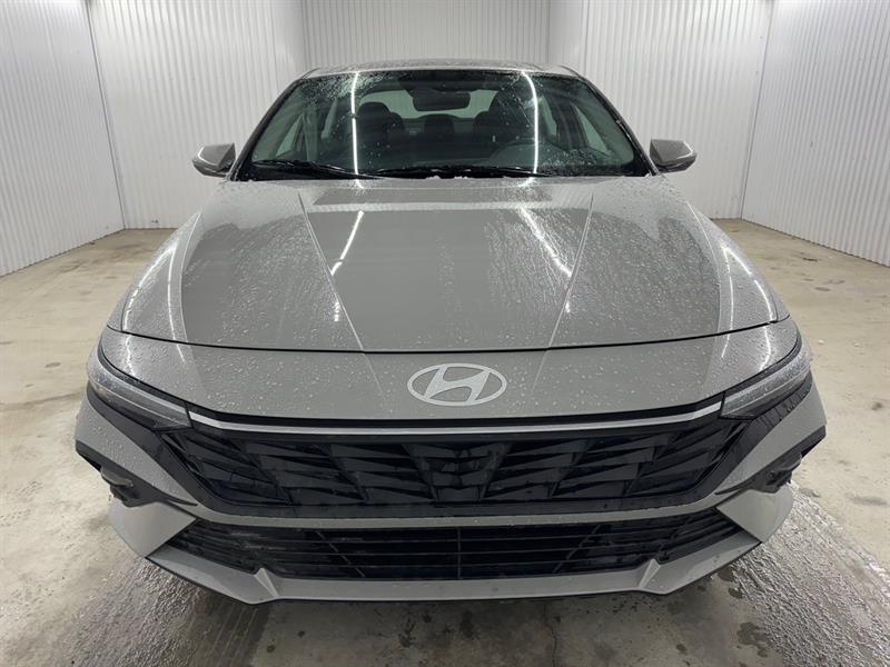 2025 Hyundai Elantra - Image 2