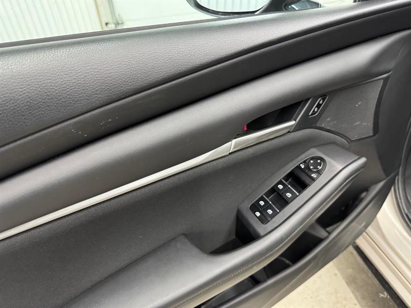 2022 Mazda Mazda3 - Image 24