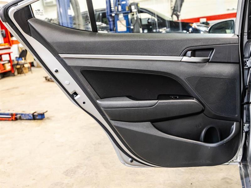 2020 Hyundai Elantra - Image 13