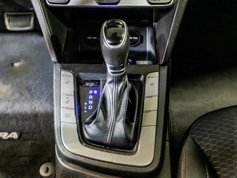 2020 Hyundai Elantra - Image 25