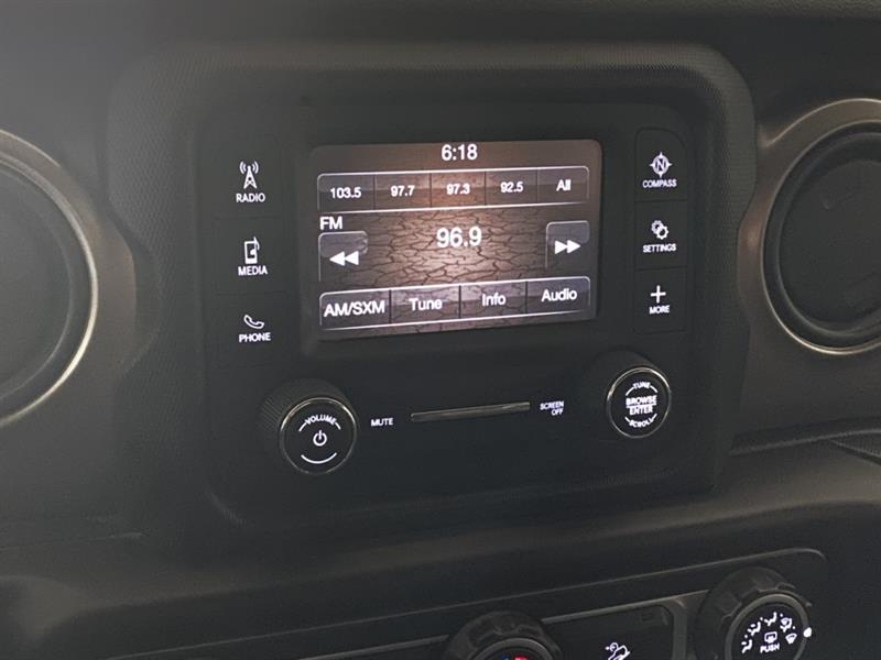 jeep Wrangler Unlimited 2020 - 24