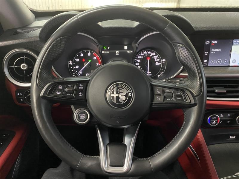 alfa romeo Stelvio 2021 - 23