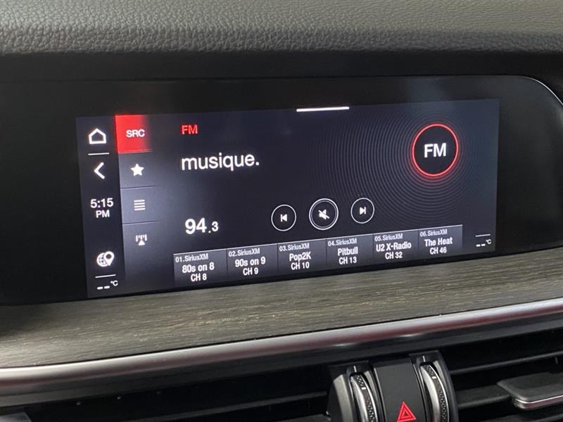 alfa romeo Stelvio 2021 - 27