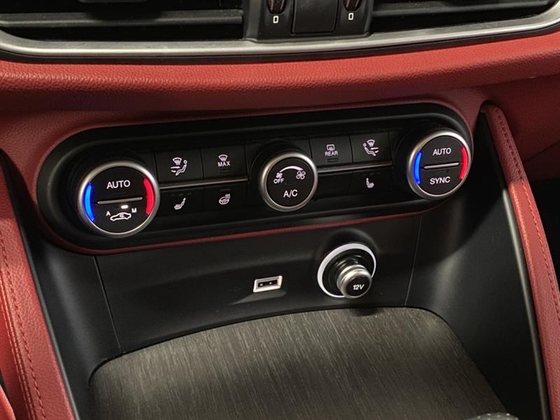 alfa romeo Stelvio 2021 - 28