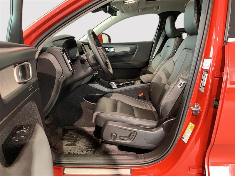 volvo XC40 2025 - 7