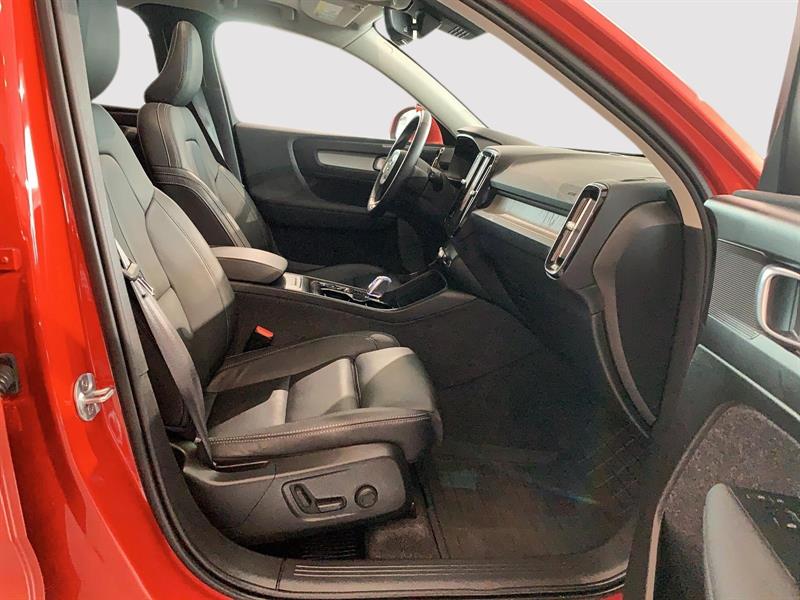 volvo XC40 2025 - 9