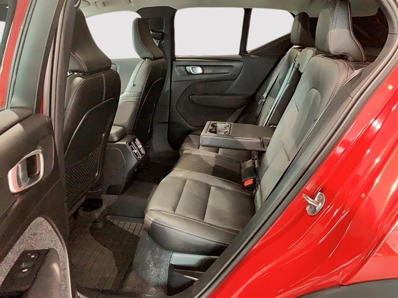 volvo XC40 2025 - 16